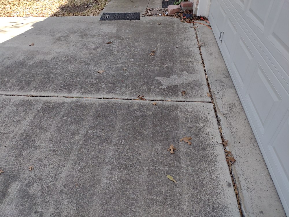 High Quality Sidewalk & Driveway Washing in San Antonio TX  Thumbnail