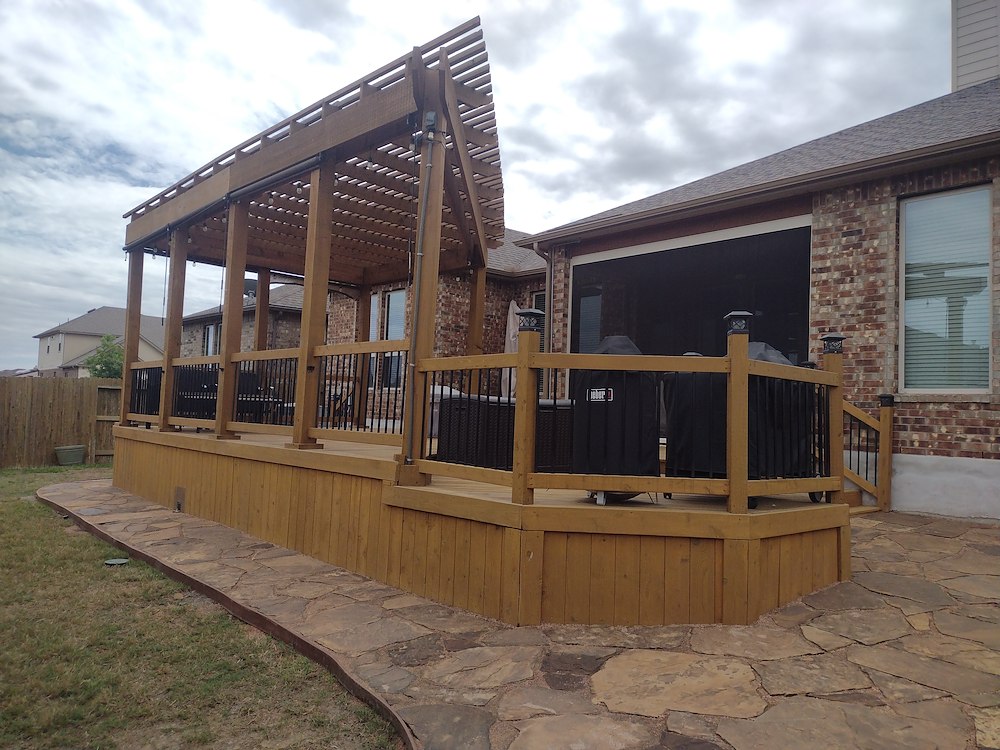 Professional Deck Cleaning & Staining In Helotes, TX Thumbnail