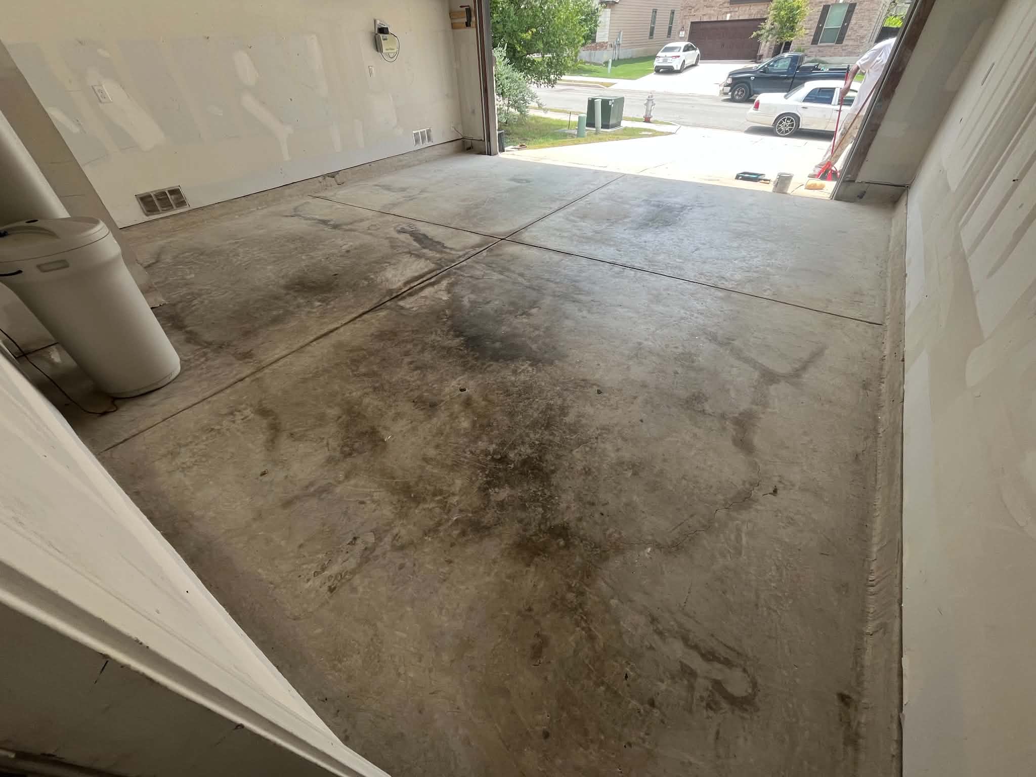 Professional Garage Floor Pressure Washing & Painting In Cibolo, Texas Image