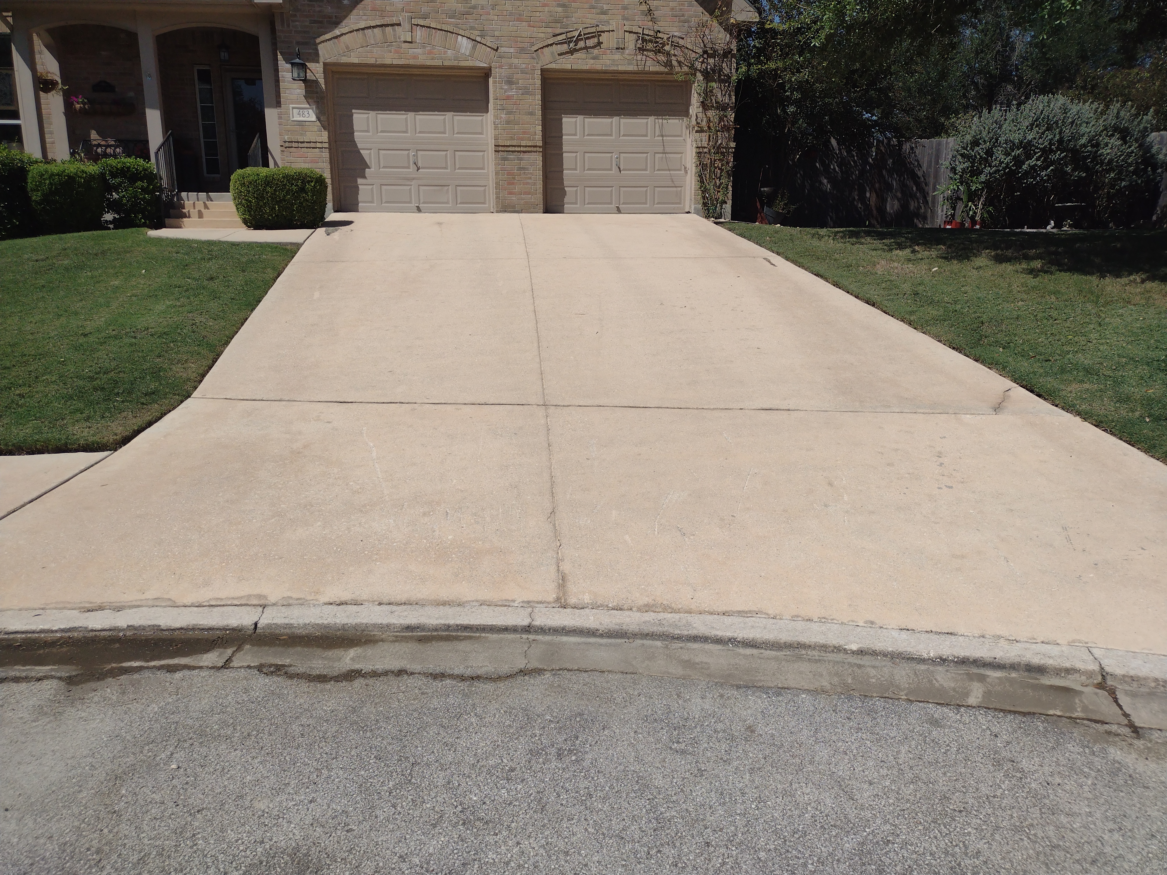 Top Quality Driveway Washing In Helotes, TX Thumbnail