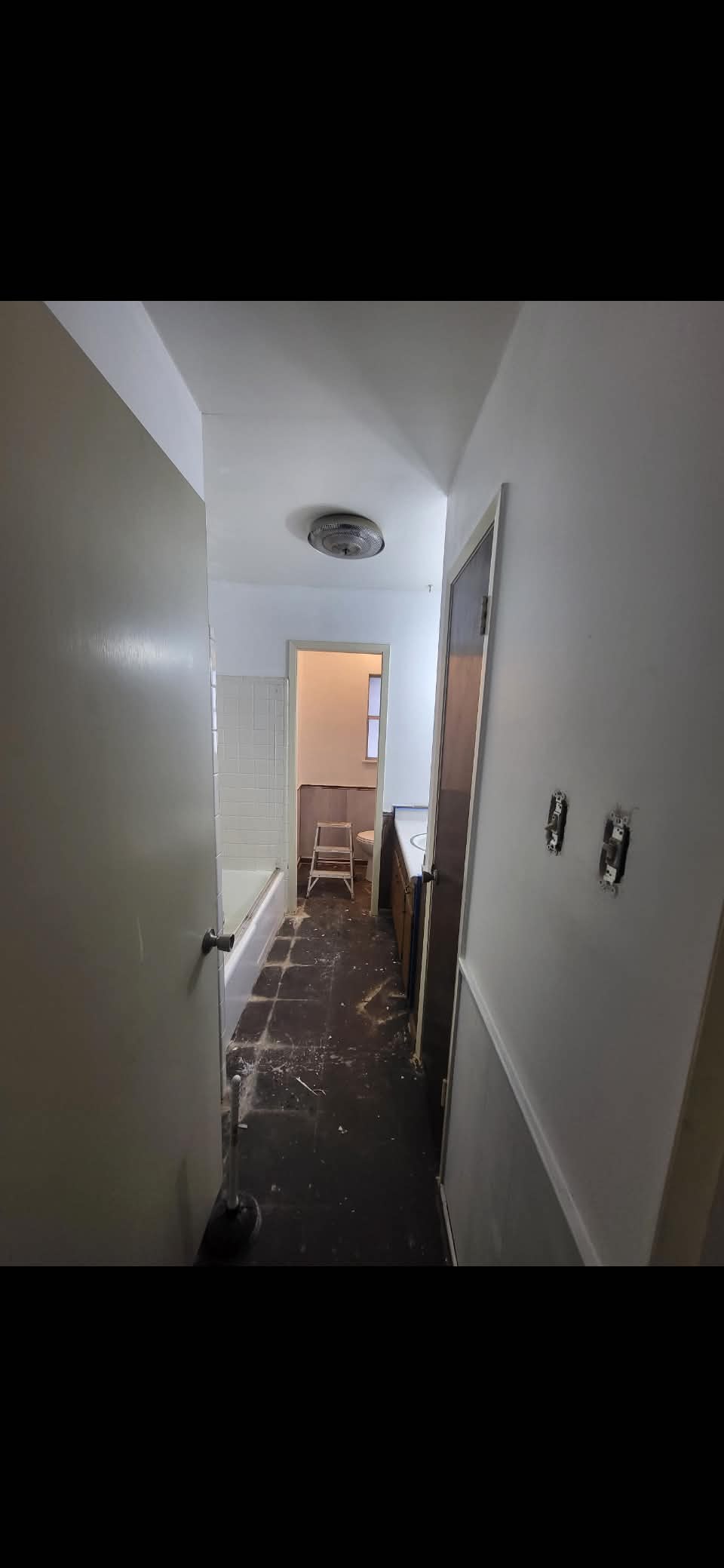 Top Quality Wall Restoration, Skimming & Interior Painting In Schertz, TX Image